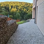 Skalnica- Z Widokiem Na Góry, Przy Szlakach Karpacz