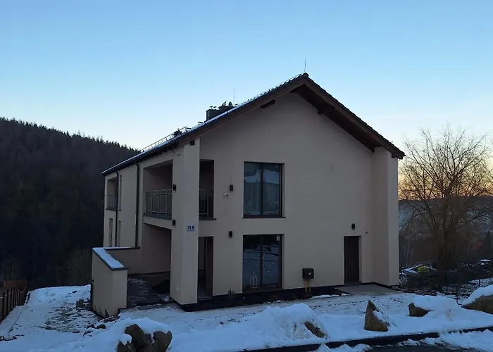 Skalnica- Z Widokiem Na Gory, Przy Szlakach